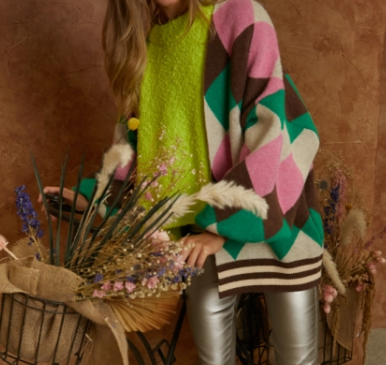 ONLY 2 LEFT! Diamond Sweater